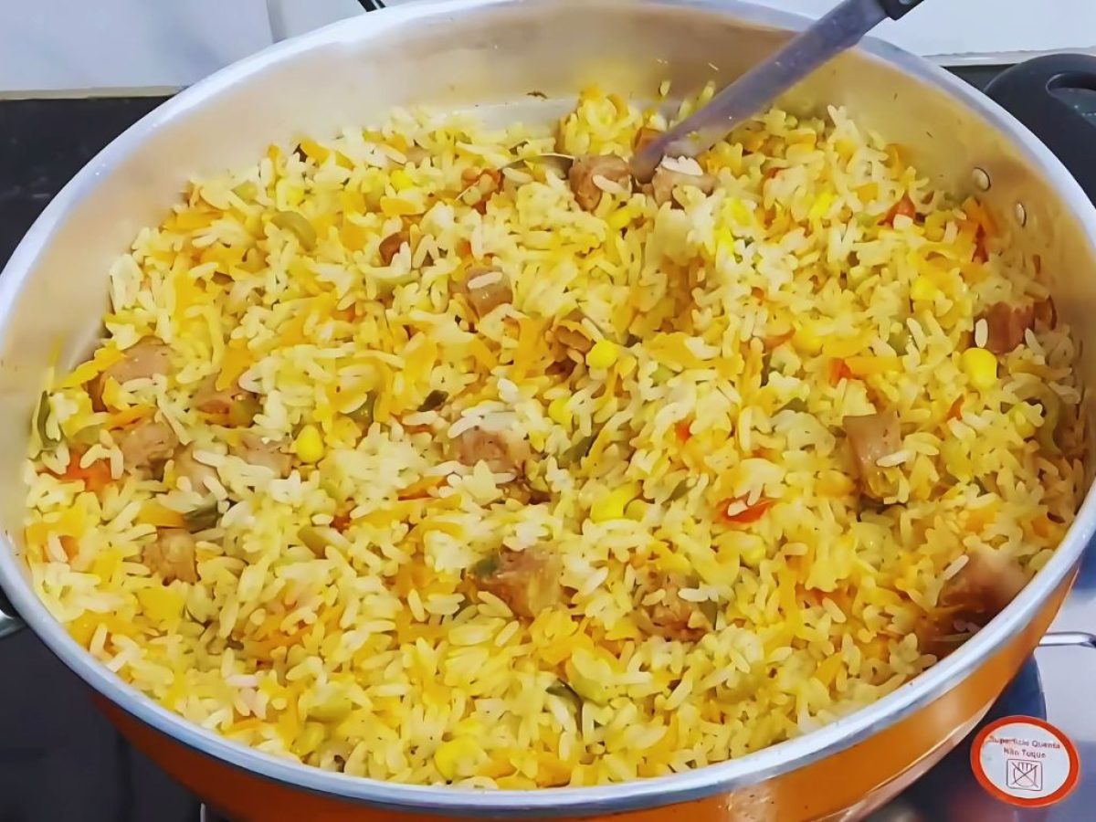 Receita de Arroz de Festa: como fazer rápido em 30 minutos