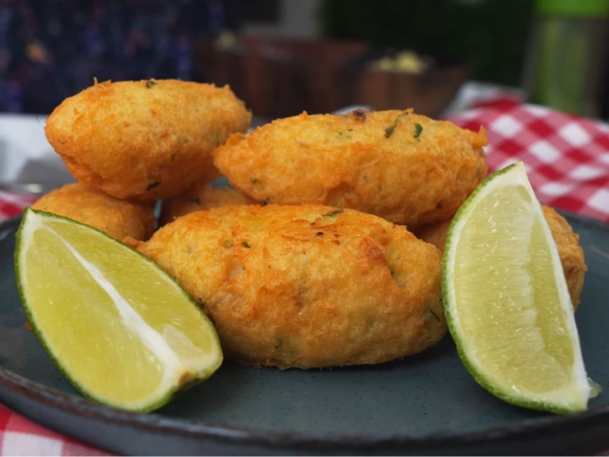 Receita de Bolinho de Bacalhau para servir no almoço de Natal