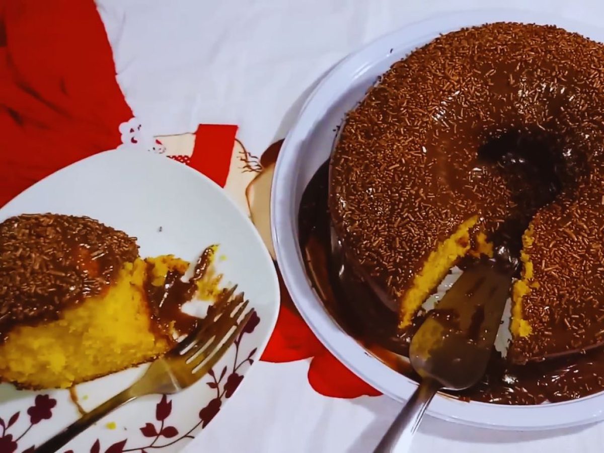 Receita de Bolo de Cenoura com Cobertura de Chocolate simples