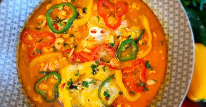 Pratos: Receita de Moqueca de Peixe e Camarão que Fica Igual a dos Chefs