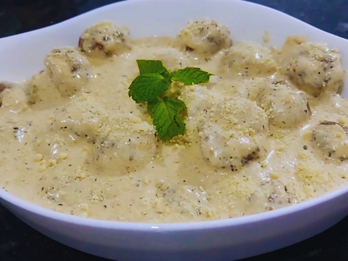 Receita de almôndega ao molho branco fácil que derrete na boca