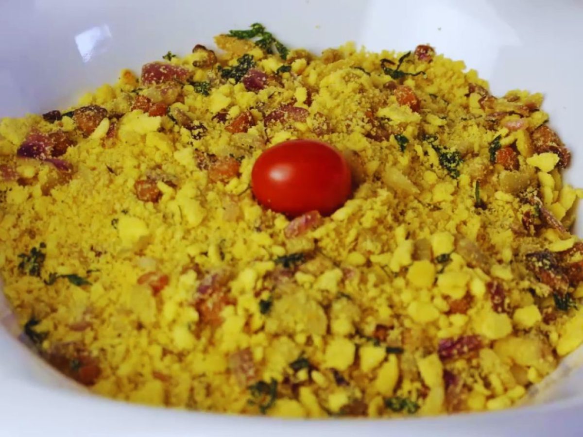 Receita de farofa de farinha de milho simples, soltinha e deliciosa
