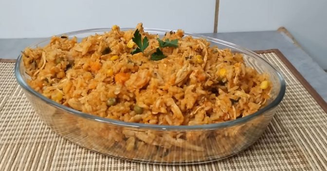 Pratos: Risoto de frango simples: cremoso, fácil e irresistível; a melhor receita de todas