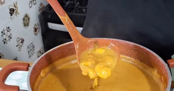 Entradas e Petiscos: Como fazer Caldinho de Camarão que deixa as receitas dos restaurantes no chinelo