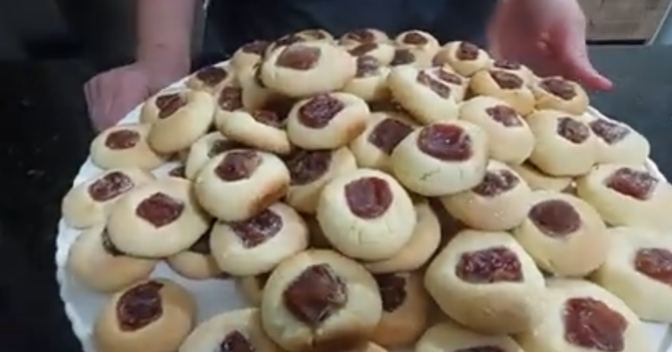 Lanches: Receita de biscoito amanteigado com goiabada que derrete na boca