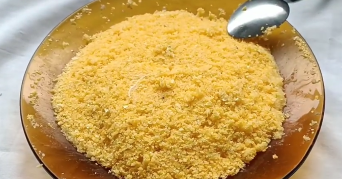 Pratos: Como fazer cuscuz no prato com calabresa para um café da manhã típico do Nordeste