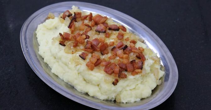 Acompanhamentos: Como fazer purê de batata doce que fica cremoso com um truque de chef