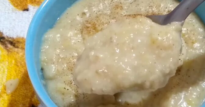 Lanches: Mingau fit de aveia com banana: o café da manhã que realmente sustenta