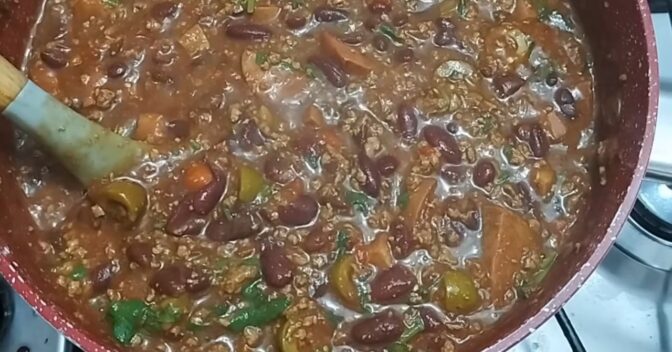 Pratos: Receita de Feijão Mexicano que vai te surpreender na primeira colherada