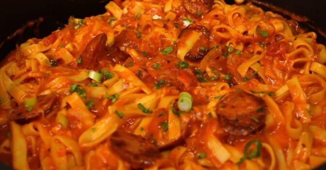Massas: Receita de Macarronada de Calabresa Perfeita Pronta em de 20 Minutos