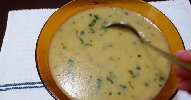 Pratos: Sopa de milho cremosa que salva qualquer dia de frio