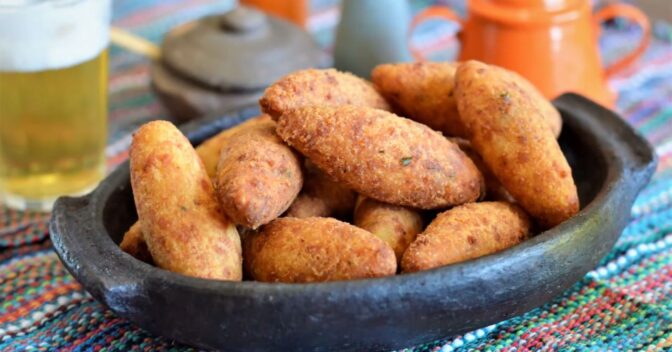Acompanhamentos: Bolinho de arroz recheado com queijo: a receita mais pedida do fim de semana