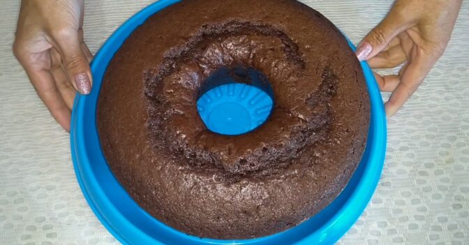 Bolos: Bolo de chocolate vegano que ninguém acredita ser sem leite e sem ovo