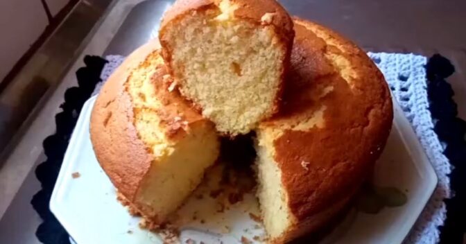 Bolos: Bolo de nata no liquidificador: tão fofinho que derrete na boca
