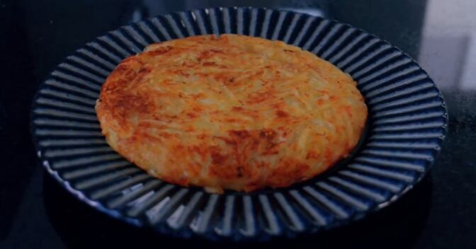 Salgados: Como fazer batata rosti recheada que fica super crocante por fora e macia por dentro