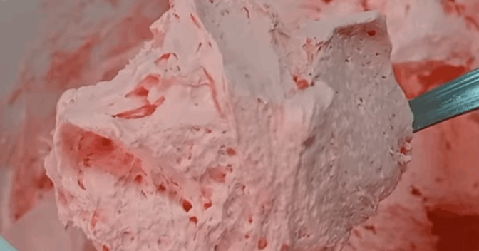 Sobremesas: Mousse de morango para recheio de bolo: pronto em 2 minutos e sem fogão