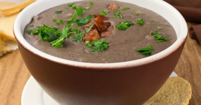 Acompanhamentos: Receita de Caldo de Feijão para aquecer nas noites frias do inverno