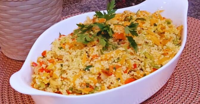 Pratos: Receita de Cuscuz Marroquino com legumes que fica pronto rapidinho