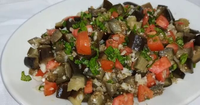 Lanches: Receita de Salada Salada de Berinjela Simples com um Truque Incrível