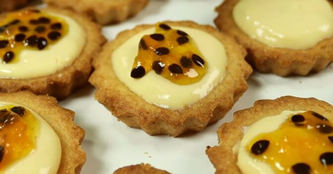 Doces: Receita de Tortinha de Maracujá igualzinha àquela das confeitarias de gente rica