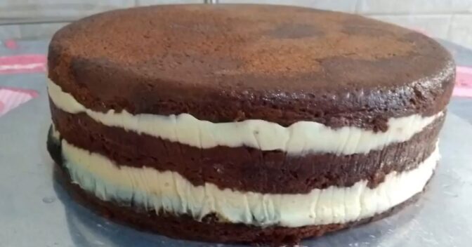 Bolos: Receita de bolo de chocolate com leite Ninho que vai te surpreender