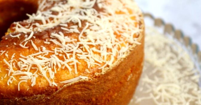 Bolos: Receita de Bolo de coco simples: fofinho e delicioso, do jeitinho que você ama