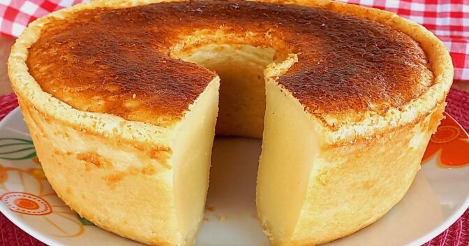 Bolos: Receita de bolo mole com leite condensado: quem prova pede mais