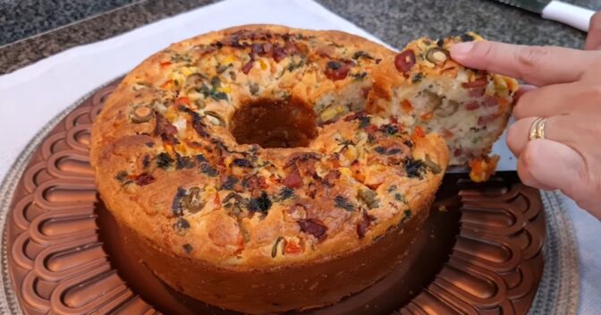 Bolos: Receita de bolo salgado de calabresa: o mais macio que você já comeu