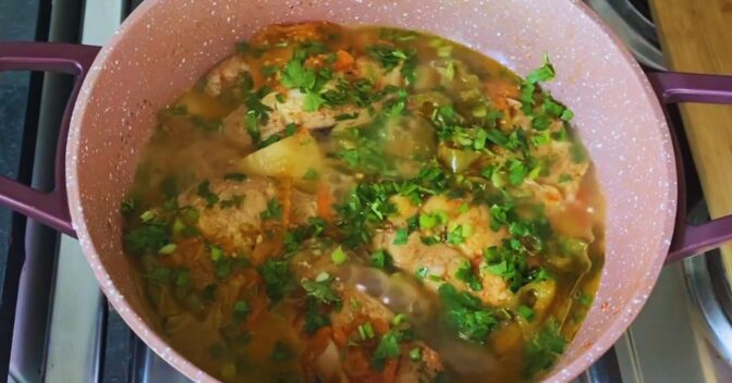 Pratos: Receita de Caldeirada de Peixe com truques para acertar o ponto