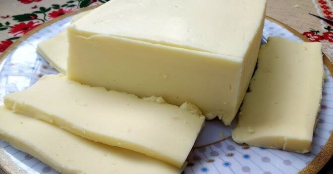 Acompanhamentos: Receita de queijo mussarela caseiro que derrete igual ao do mercado