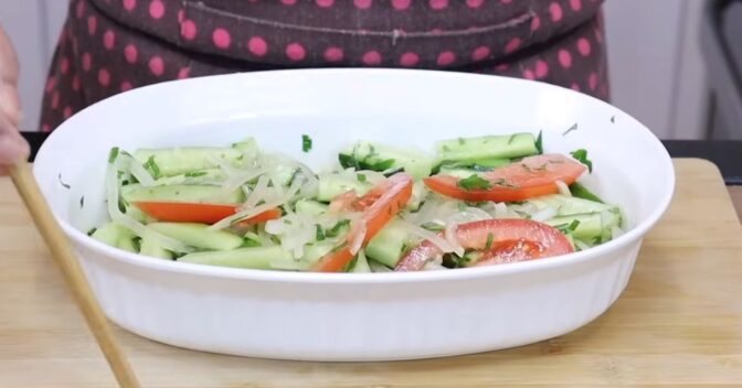 Saladas: Salada de pepino japonês com tempero caseiro que todo mundo ama