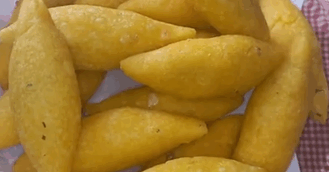 Entradas e Petiscos: Se você ama festa junina vai querer fazer esse bolinho caipira de farinha de milho