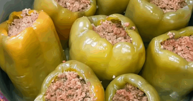 Pratos: Você vai amar essa receita de Pimentão Recheado com Carne Moída que eu separei
