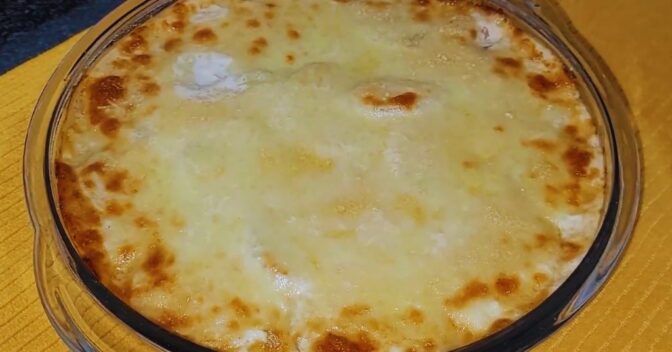 Pratos: Receita de Batata Gratinada com Frango que fica uma delícia