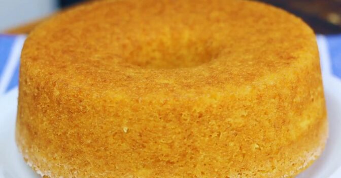 Bolos: Receita de Bolo de Fubá com Coco fácil e rápida para o café da tarde