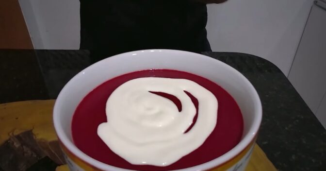 Pratos: Como fazer uma Sopa de Beterraba perfeita para os dias mais frios do inverno