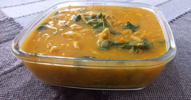Pratos: Como fazer Sopa de Peito de Frango – a receita infalível para noites de frio