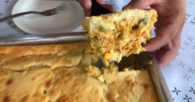 Pratos: Torta de frango com palmito cremosa que não tem erro na hora de fazer