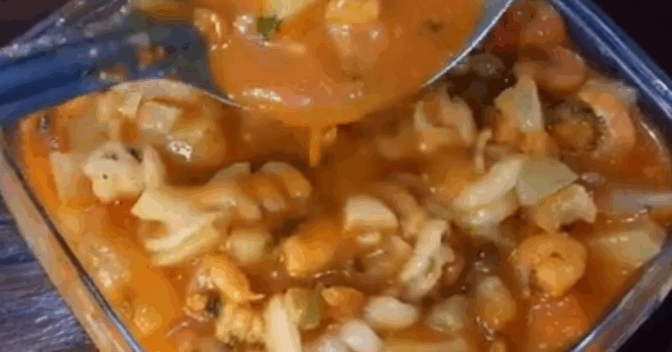 Pratos: Preparei esta sopa de camarão e o resultado foi de cair o queixo