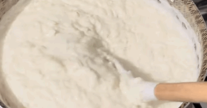 Pratos: Deixe todos da sua casa apaixonados por essa receita de Arroz Cremoso com Queijo