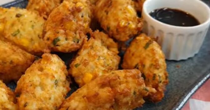 Entradas e Petiscos: Essa receita de Bolinho de Arroz com Frango fica perfeita se você seguir esses passos