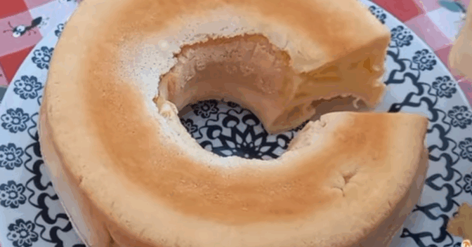 Bolos: Receita de Bolo de Polvilho Doce de liquidificador bem fácil de fazer