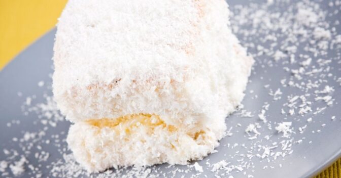 Bolos: Receita de Bolo Gelado de Coco com Leite Condensado