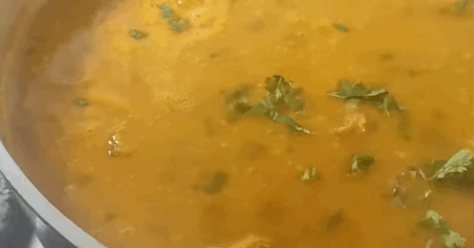 Pratos: Como fazer esse Caldo de Mocotó com Mandioca para aquecer nos dias mais frios