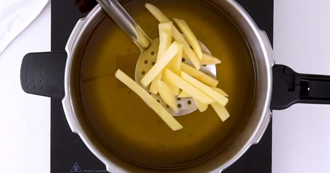 Acompanhamentos: Receita de Batata Frita na Panela de Pressão que Dá Certo