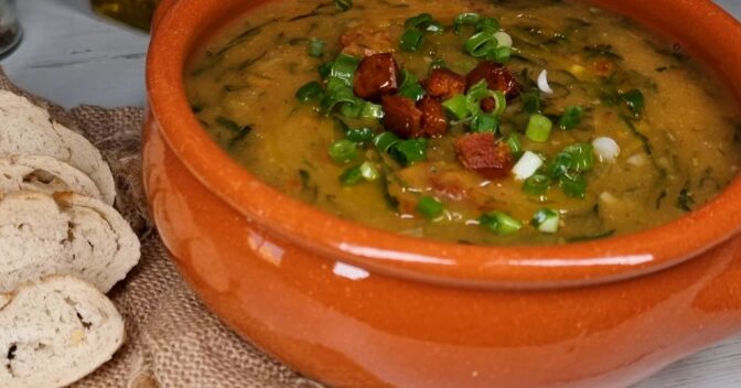 Pratos: Receita de Caldo Verde Vegano bem simples de fazer e que fica uma delícia