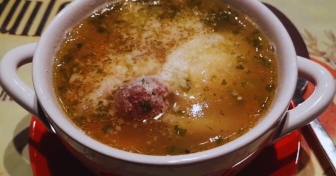 Pratos: Receita de Sopa de Grão de Bico perfeita para esses dias de frio