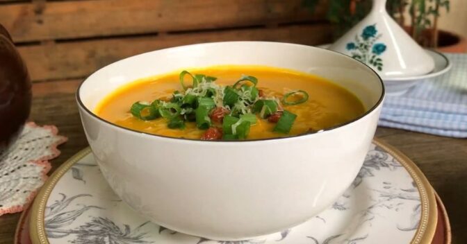 Pratos: Receita Caldo de Cabotiá com Frango, uma receita simples e deliciosa