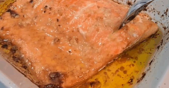 Carnes: Como preparar um salmão no forno perfeito e que vai atrair a atenção de todo mundo na sua casa